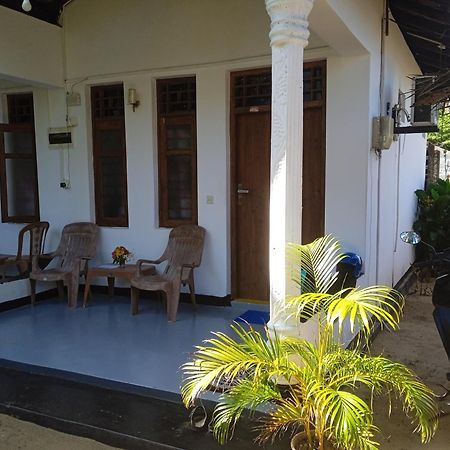 Aaliya Bay Hotel Arugam Bay Buitenkant foto