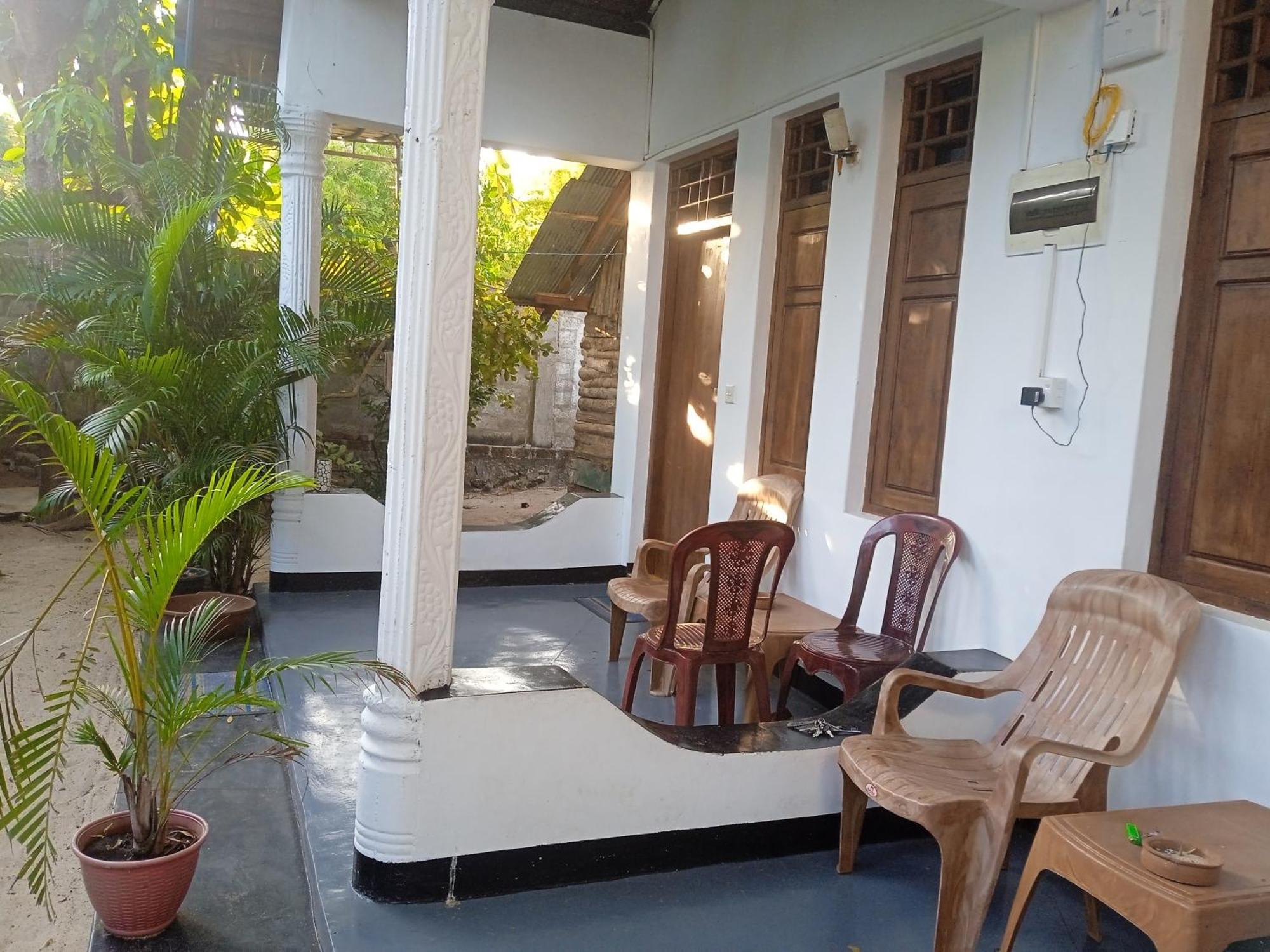 Aaliya Bay Hotel Arugam Bay Buitenkant foto