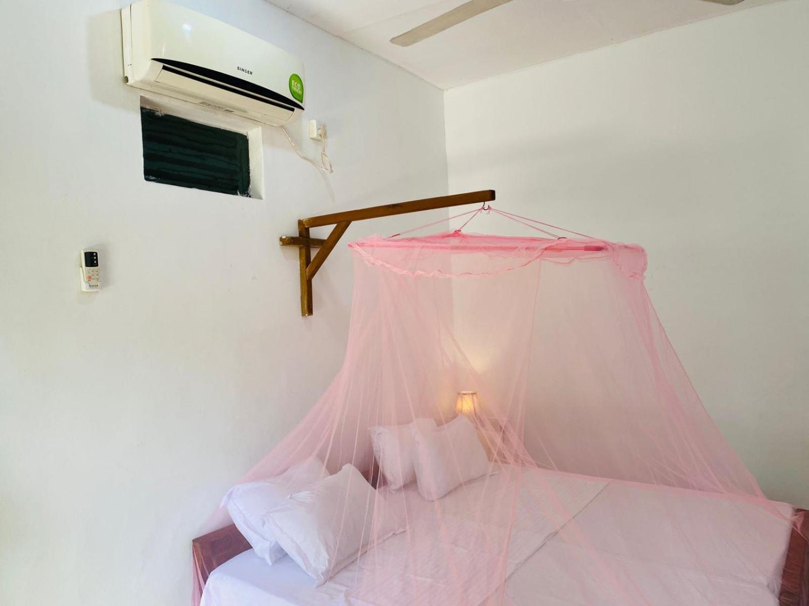 Aaliya Bay Hotel Arugam Bay Buitenkant foto
