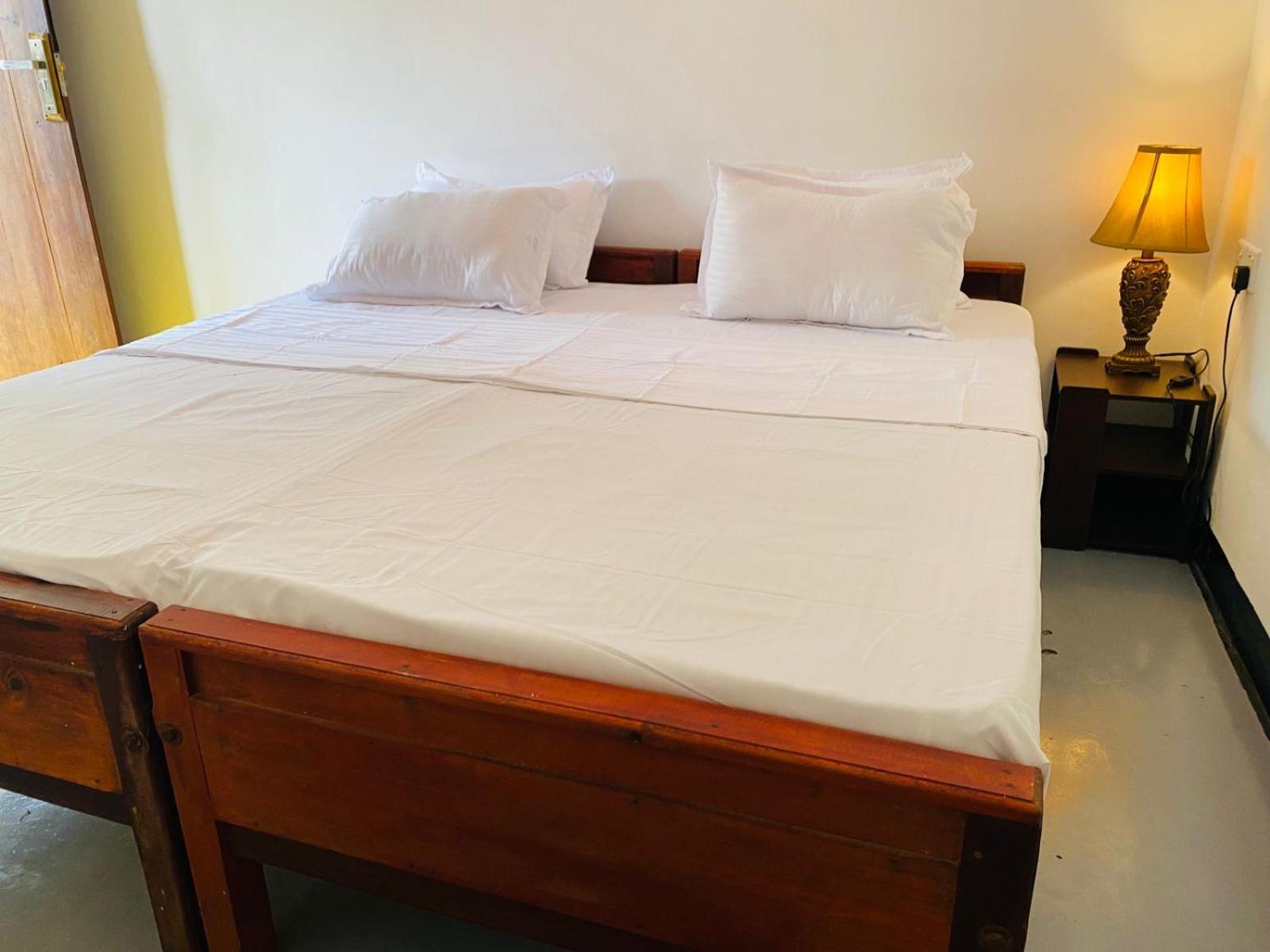 Aaliya Bay Hotel Arugam Bay Buitenkant foto